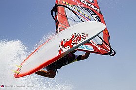 Köster throws the fins out