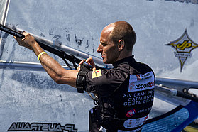 CB12 ls Pieter Bijl setting the time Pieter Bijl setting the time