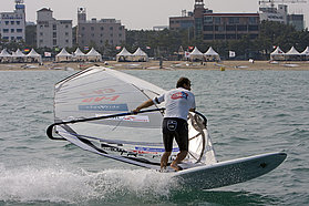 K08 sl Angulo lays it down Angulo lays it down