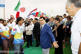 Jimmy Diaz greets the President of Turkmenistan