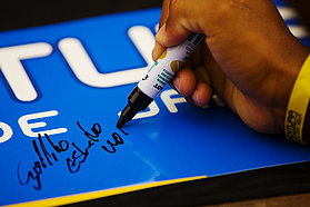 F09 ls World champion signature World champion signature