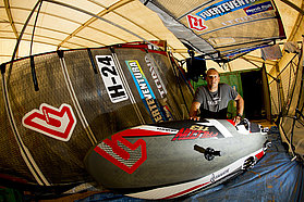 Volwater in the pits