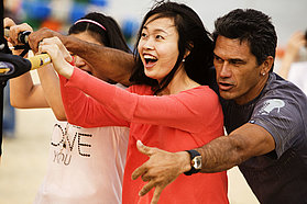 K08 ls Robert Teriitehau shows the locals how its done Robert Teriitehau shows the locals how its done