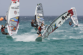 F09 sl Cyril Moussilmani at the mark Cyril Moussilmani at the mark