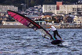 Foil slalom action 00494