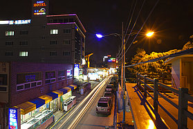 Jinha at night