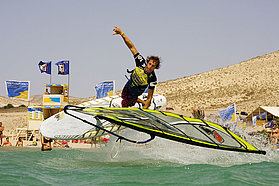 F09 fs Van Broeckhoven goes off Van Broeckhoven goes off