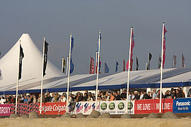 The crowds gather for the first round of slalom