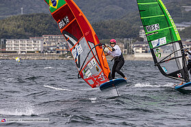Foil slalom action 00418