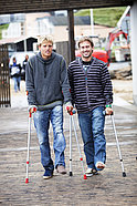 Klaas Voget and Robby Swift compare injuries