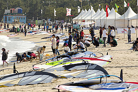 K12 sl Packed day here at Jinha Beach Packed day here at Jinha Beach