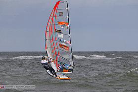 Antoine Albeau heads out