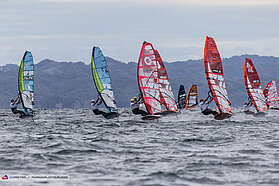 Race four action 0426