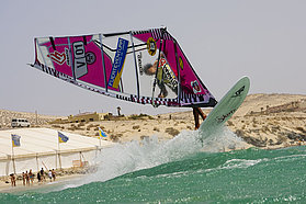 F09 fs Gollito throws a ponch Gollito throws a ponch