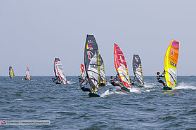 Erdil leads the final