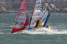 K12 sl Williams goes down Williams goes down