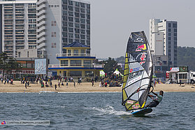 Lena Erdil heads out