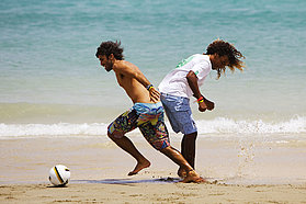 F09 ls Levi Lenz takes on Kiri Levi Lenz takes on Kiri