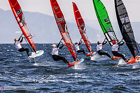 Foil slalom action 00453