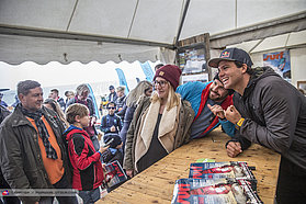 Koester autograph session