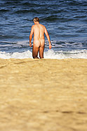 A Sylt local takes his daily dip!