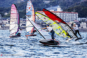 Foil slalom action 00509