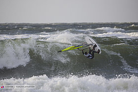 Pons forward off the lip