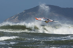 Nik Baker hits the lip