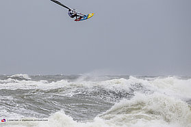 Ricardo Campello flying high