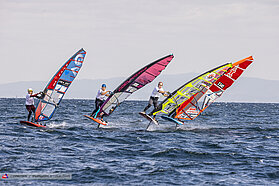 Foil slalom action 00455