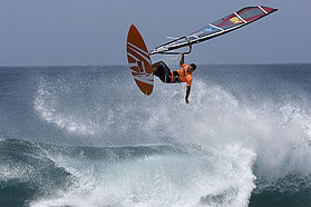 CV08 wv Josh Angulo one handed Josh Angulo one handed