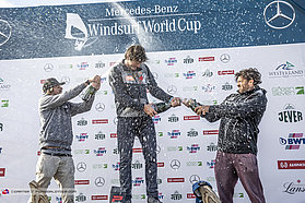 Foils sailors celebrate world title