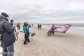 B16 01121 copy