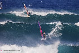 Big waves in Maui