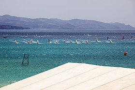 F09 sl First reach action First reach action