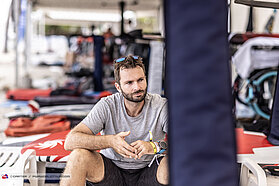 The waiting game 01004