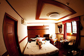 Arnon Dagan's hotel room