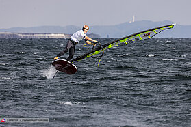 Foil slalom action 00441