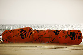 F09 ls Morning winds blast the marks Morning winds blast the marks