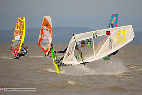 Akgazciyan fighting hard