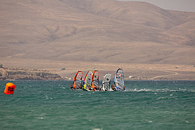 Race four losers final