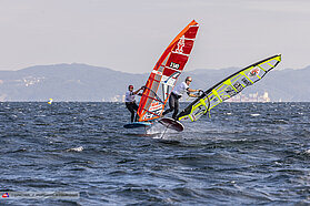 Foil slalom action 00459