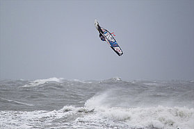 KM11 wv Alonso back loop Alonso back loop