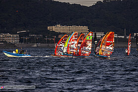 Foil slalom action 00497