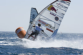 Dunkerbeck cranks into his gybe