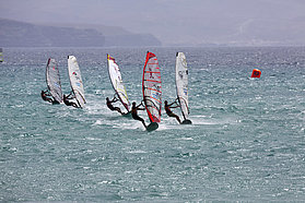 Steve Allen leads teh fleet