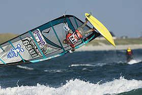 Timo Mullen gets inverted