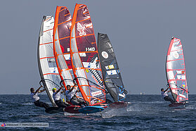 Matteo Iachino leads