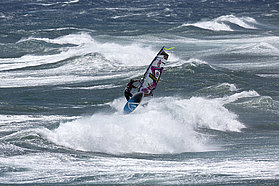 Laure Treboux wave ride