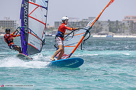 Aruba slalom action  0013